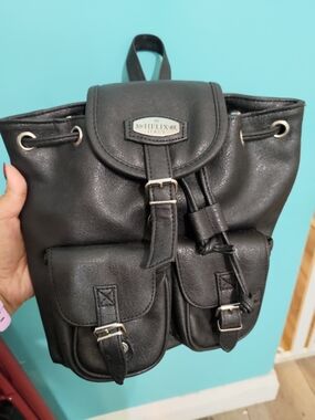 Helix Italy Black Leather Drawstring Backpack